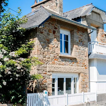 A Proximite Des Plages Et Commerces De Nyaraló Dinard